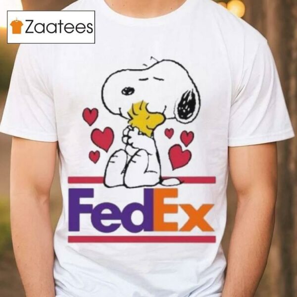 Snoopy And Woodstock Loves Fedex Logo Shirt